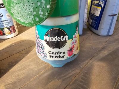 Full to partially full yard and garden chemicals - Bug control - Fertilizer and more