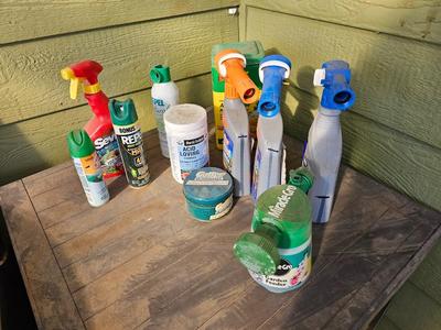 Full to partially full yard and garden chemicals - Bug control - Fertilizer and more