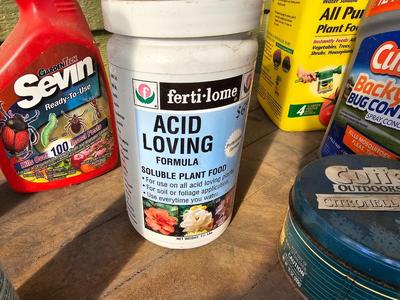 Full to partially full yard and garden chemicals - Bug control - Fertilizer and more
