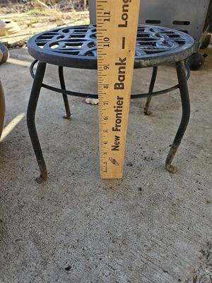 French ceramic planter - flowerpot - plant pot with plant stand