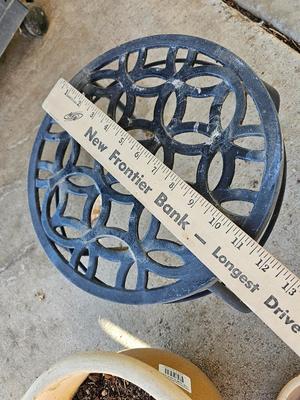 French ceramic planter - flowerpot - plant pot with plant stand