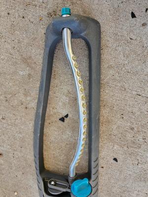 Assortment of watering attachments - sprinkler - watering wands - with short hose