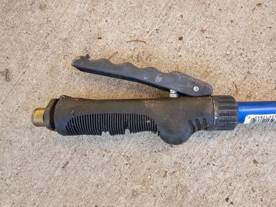 Assortment of watering attachments - sprinkler - watering wands - with short hose
