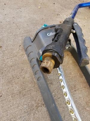 Assortment of watering attachments - sprinkler - watering wands - with short hose