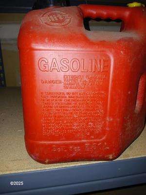 Craftsman 6.5 horsepower Briggs & Stratton 21" Mower Mulcher with bag, oil, and gas can