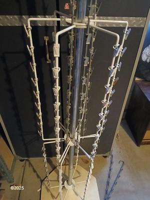 Portable Potato chip / snack clip rack