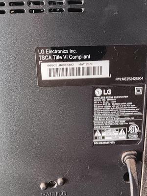LG WIRELESS Soundbar with remote and Subwoofer