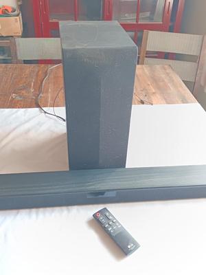 LG WIRELESS Soundbar with remote and Subwoofer