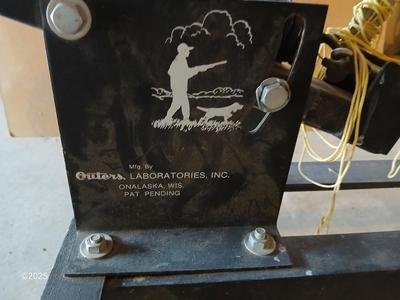 Outers Laboratories Inc. clay pigeon / Skeet thrower with handheld thrower