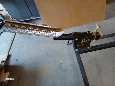 Outers Laboratories Inc. clay pigeon / Skeet thrower with handheld thrower