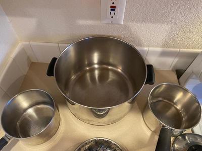 DUTCH OVEN, SAUCE PANS AND STEAMER BASKET