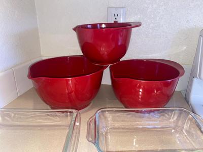 3 BATTER BOWLS AND 2 GLASS BAKING DISHES