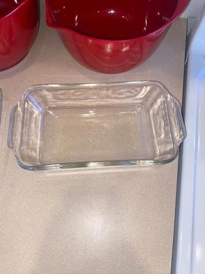 3 BATTER BOWLS AND 2 GLASS BAKING DISHES