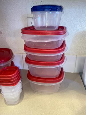 RUBBERMAID FOOD STORAGE CONTAINERS