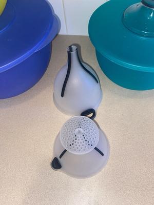 PLASTIC NESTING BOWLS WITH LIDS, MEASURING CUP, FUNNELS AND MINI MIXING BOWLS