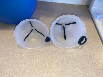 PLASTIC NESTING BOWLS WITH LIDS, MEASURING CUP, FUNNELS AND MINI MIXING BOWLS