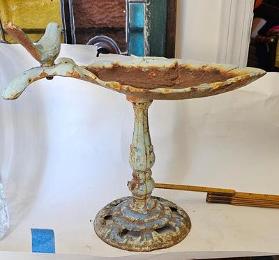 Jewelry stand trinket Tray Vintage Cast Iron Miniature Bird or Bee Bath Garden Sculpture Decor