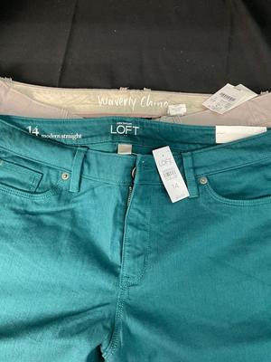 Lot F 351 Woman’s Blue & Green Casual Clothing Lot (Large)