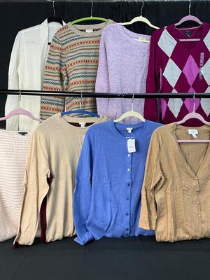 Lot F 354 Woman’s Sweater & Cardigan Lot (Large)