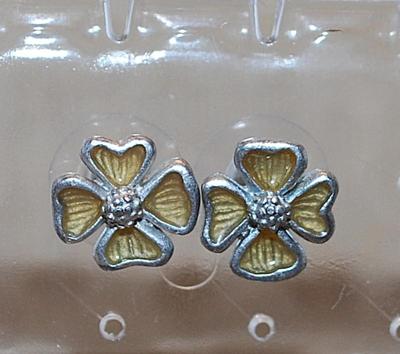 VINTAGE Anne Klein Marked © AK - 4 Leaf Pale Yellow Flower Earrings (¼" x ¼") with New Stud