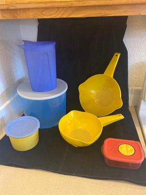TUPPERWARE CONTAINERS AND STRAINERS