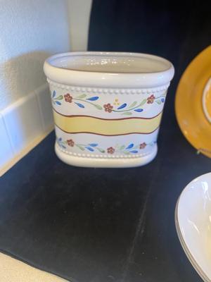 BISCOTTI JAR, TWO SERVING BOWLS AND A SERVING PLATTER