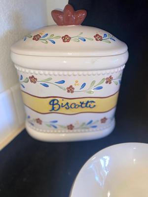 BISCOTTI JAR, TWO SERVING BOWLS AND A SERVING PLATTER