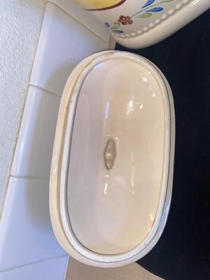 BISCOTTI JAR, TWO SERVING BOWLS AND A SERVING PLATTER