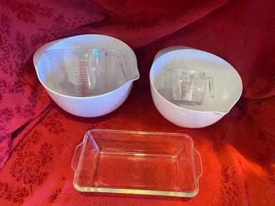 MIXING BOWLS, LIQUID MEASURING CUPS, AND GLASS BAKING DISH