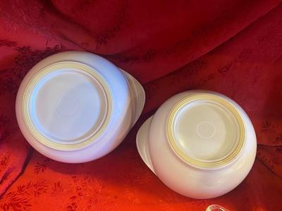 MIXING BOWLS, LIQUID MEASURING CUPS, AND GLASS BAKING DISH