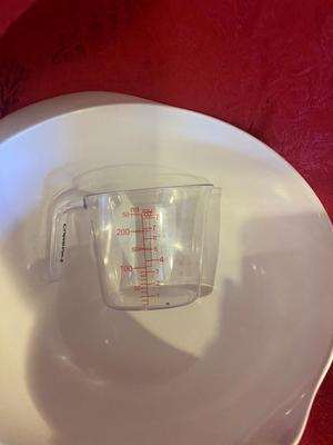 MIXING BOWLS, LIQUID MEASURING CUPS, AND GLASS BAKING DISH