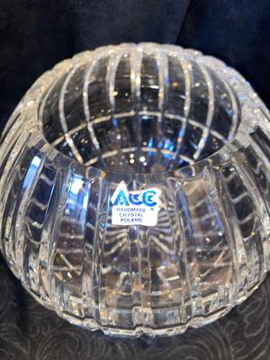 ABSOLUTELY GORGEOUS HAND CUT LEAD CRYSTAL ROSE BOWL