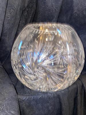 BIG BEAUTIFUL VTG BOHEMIAN CZECH HAND CUT LEAD CRYSTAL ROSE BOWL