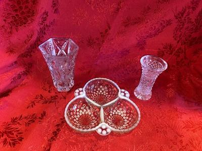 VINTAGE FENTON HOBNAIL MOONSTONE SEPARATED CANDY/SERVING DISH & LEAD CRYSTAL VASES