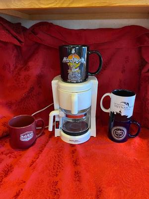HANDY LITTLE COFFEE MAKER AND SOUVENIR COFFEE CUPS