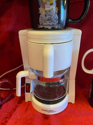 HANDY LITTLE COFFEE MAKER AND SOUVENIR COFFEE CUPS