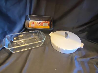 CORNING WARE BUFFET SERVER, GLASS AND TIN BREAD PANS