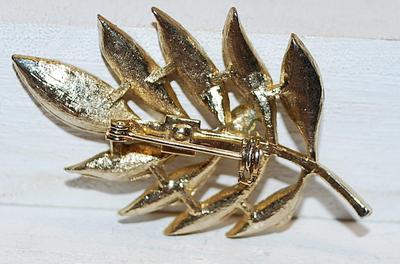 Brushed Gold Tone "Leaf Branch" BROOCH (2½" x 1½") with Single Faux White Pearl