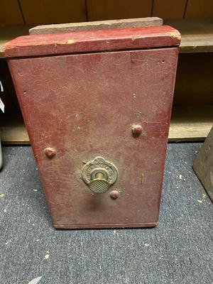 ND Bell Co Large bell in wood case
