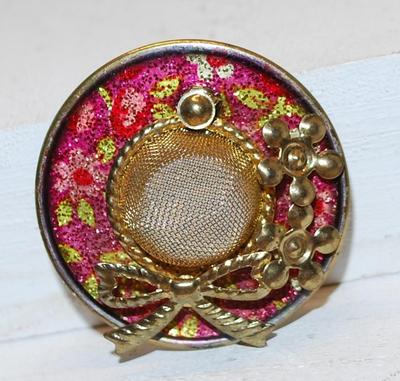 Very Colorful RED & GREEN "Fancy Hat" BROOCH (1½" Circ.) with Ribbon, Screen Top and 2 Flowers