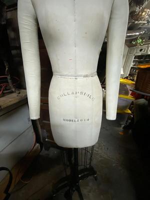 Wolf Form Co dress form