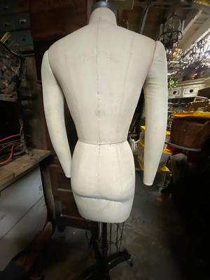 Wolf Form Co dress form