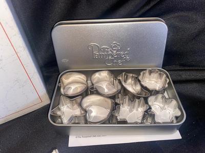 RAVIOLI ROLLING PIN, PAMPERED CHEF COOKIE CUTTERS, HEART AND FLOWER BREAD MOLDS, AND MORE