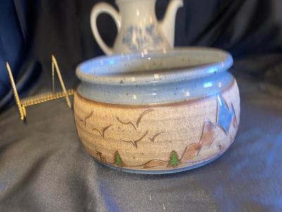 PFALTZGRAFF COFFEE POT, SIGNED POTTERY PIE PAN AND SIGNED BOWL