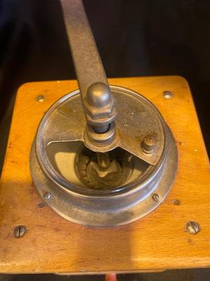 VINTAGE FERMAN BURG-MULE COFFEE GRINDER AND NUTMEG MILL (NUT TWISTER)