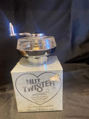 VINTAGE FERMAN BURG-MULE COFFEE GRINDER AND NUTMEG MILL (NUT TWISTER)