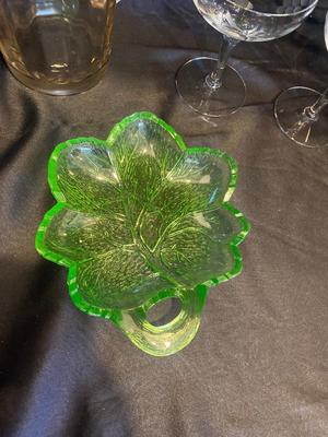 VINTAGE GLASSWARE AND DOILY