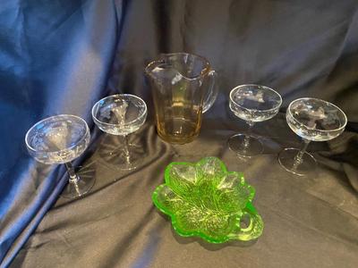 VINTAGE GLASSWARE AND DOILY