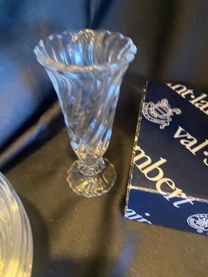 A VARIETY OF GLASS BOWLS