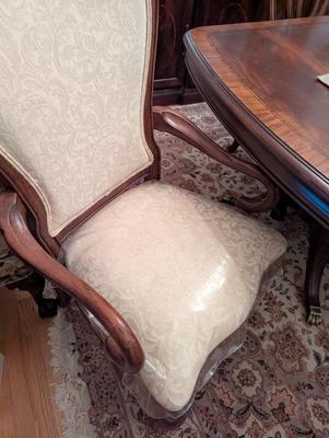 Dining Room Table With 8 Chairs